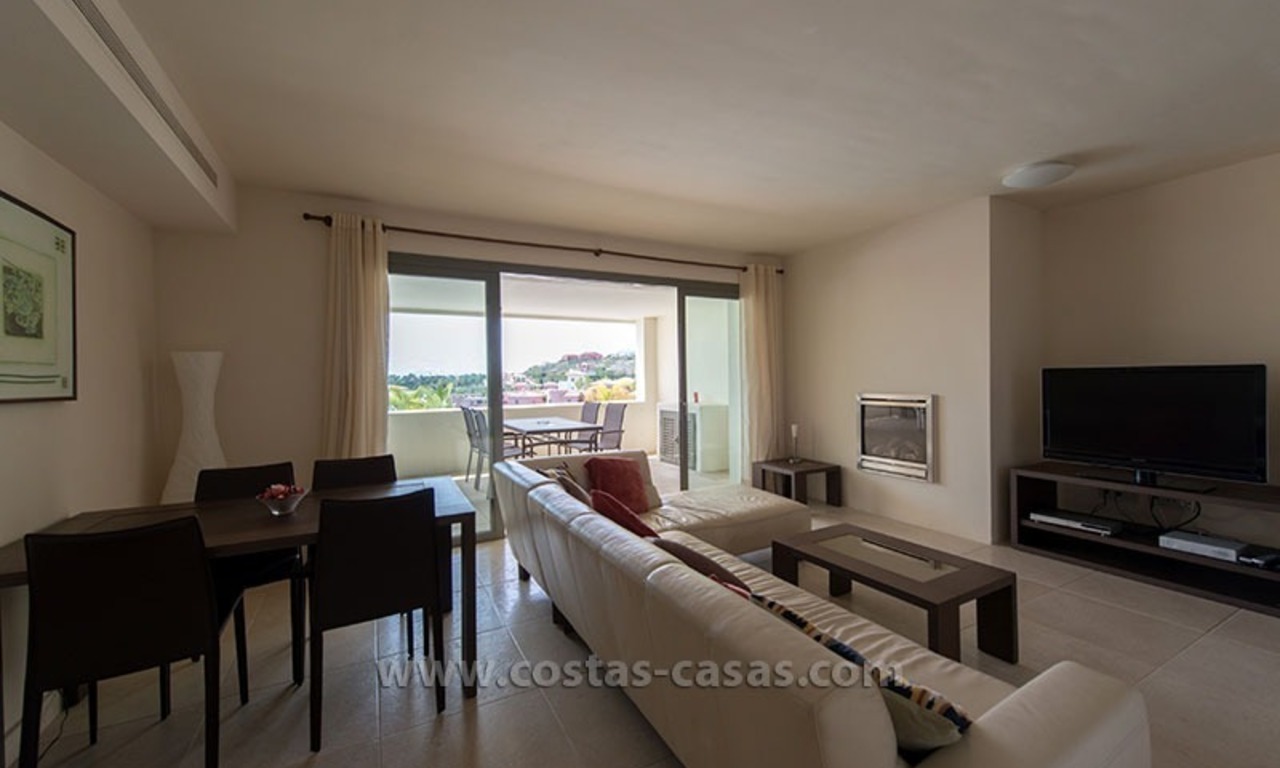 En venta: Apartamento de calidad superior con 2 dormitorios, Golf Resort, Benahavís - Marbella 5