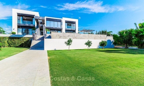 Villa de estilo moderno y contemporáneo en venta en Benahavis - Marbella 1242