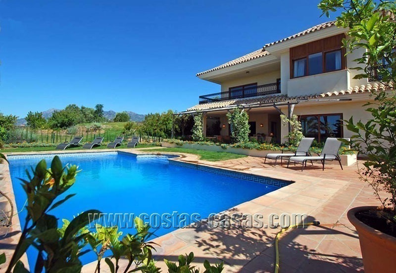 En venta: Villa de lujo bien ubicada Marbella Este