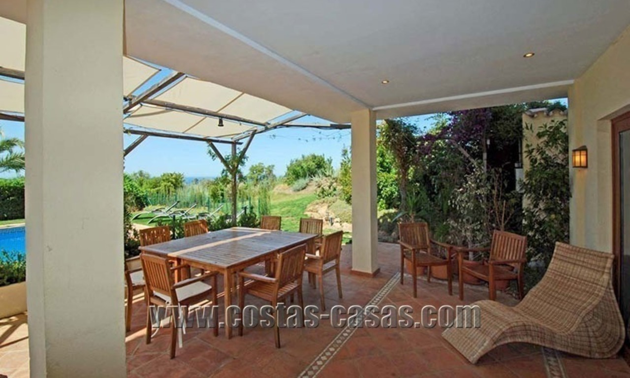 En venta: Villa de lujo bien ubicada Marbella Este 1