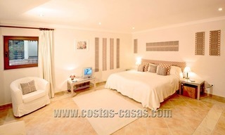 En venta: Villa de lujo bien ubicada Marbella Este 12