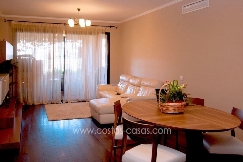Apartamento en estilo Andaluz de golf de lujo en venta, Estepona - Marbella Oeste
