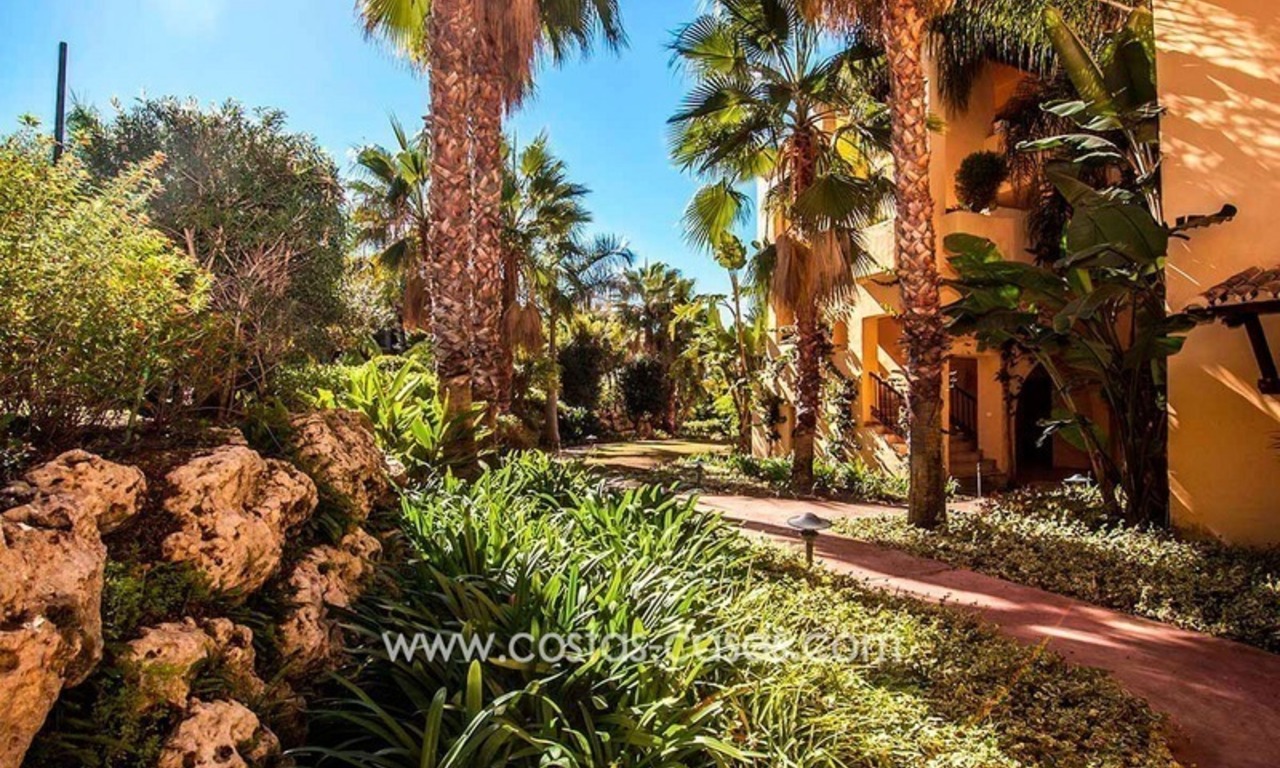 Apartamento en estilo Andaluz de golf de lujo en venta, Estepona - Marbella Oeste 11