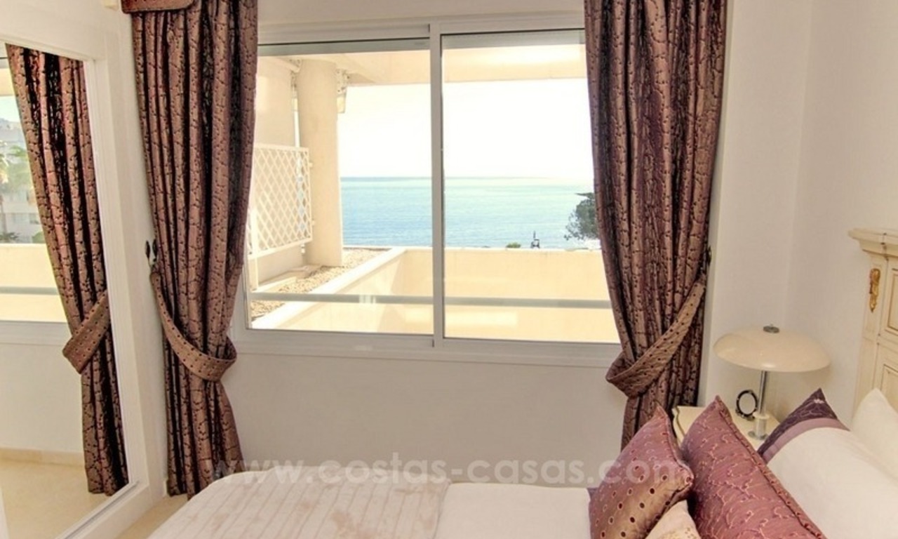 Apartamento en venta frente al mar, complejo de apartamentos en primera línea de playa, Nueva Milla de Oro, Marbella - Estepona 8