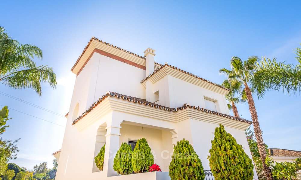 Ganga! Hermosa villa en primera línea de golf en venta en San Pedro, Marbella 18087