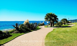 Apartamento en primera línea de playa a la venta, complejo situado frente al mar, Nueva Milla de Oro, Marbella - Estepona 23