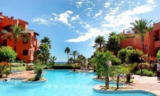 Apartamento en primera línea de playa a la venta, complejo situado frente al mar, Nueva Milla de Oro, Marbella - Estepona 27