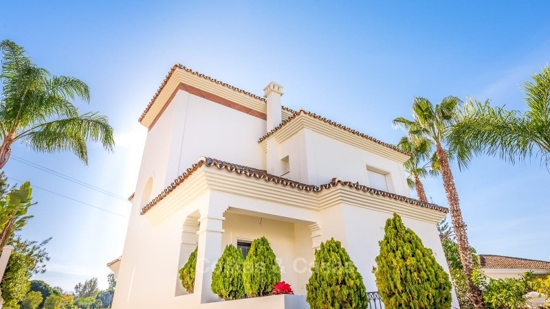 A la venta en San Pedro Marbella: Preciosa villa en primera línea de golf 10778 