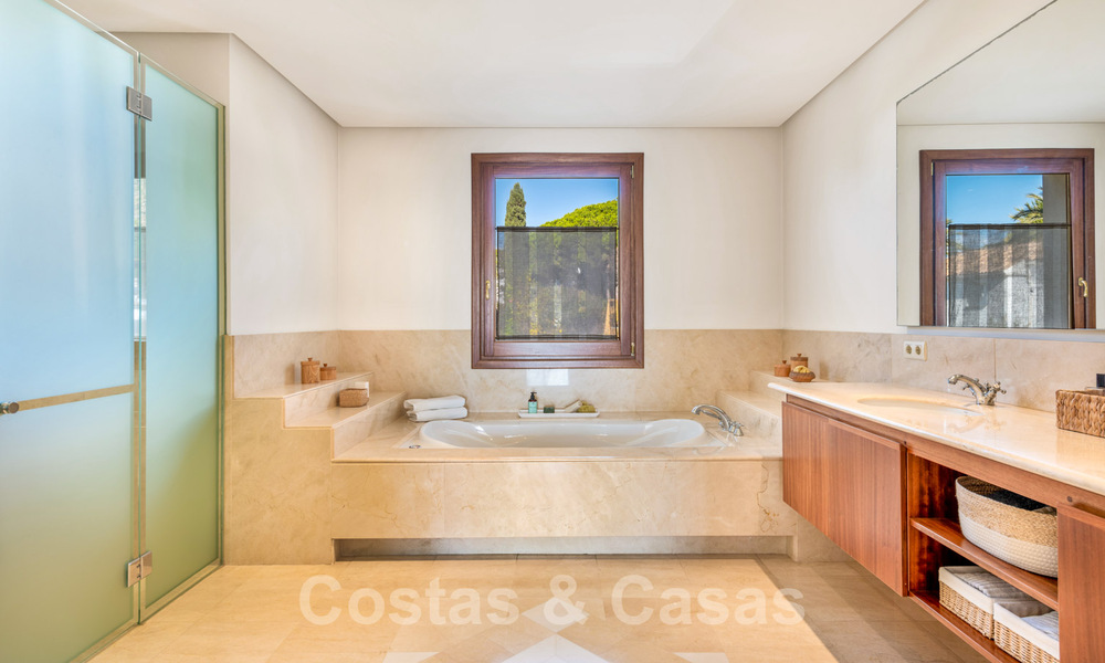 Villa excepcional con vistas al mar a la venta en Sierra Blanca, Milla de Oro, Marbella 29097