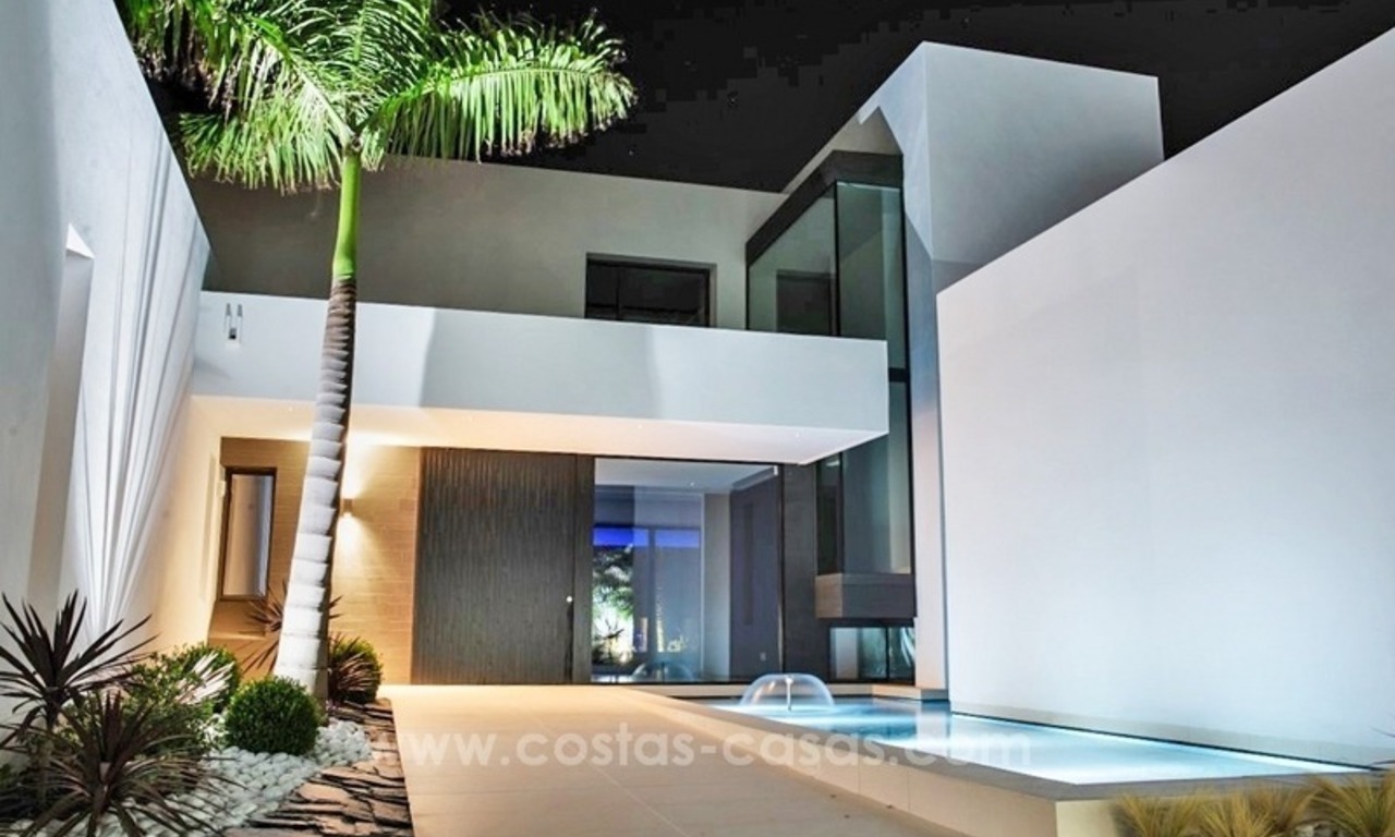Nueva Villa moderna en venta en la Milla de Oro en Marbella 3