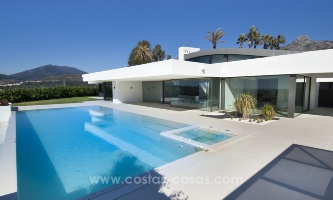 Nueva Villa moderna en venta en la Milla de Oro de Marbella 0
