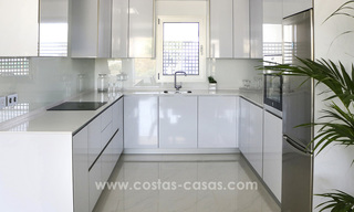 Complejo de apartamentos de estilo contemporáneo en venta en la Nueva Milla de Oro, entre Marbella y Estepona 21258 