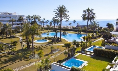 Exclusivo apartamento en venta en un complejo frente al mar en Puerto Banús 