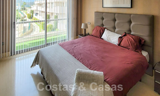 En venta en Marbella - Benahavís: Lujoso apartamento de estilo moderno en golf resort 52751 