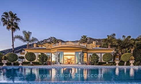 Mansión palaciega en venta en la exclusiva urbanización de Sierra Blanca, Marbella 