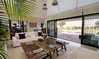 A la venta: Villa de diseño de calidad de primera clase en Benahavis - Marbella 4