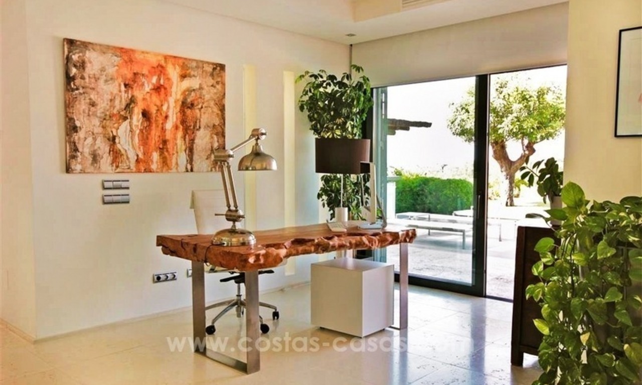 A la venta: Villa de diseño de calidad de primera clase en Benahavis - Marbella 6