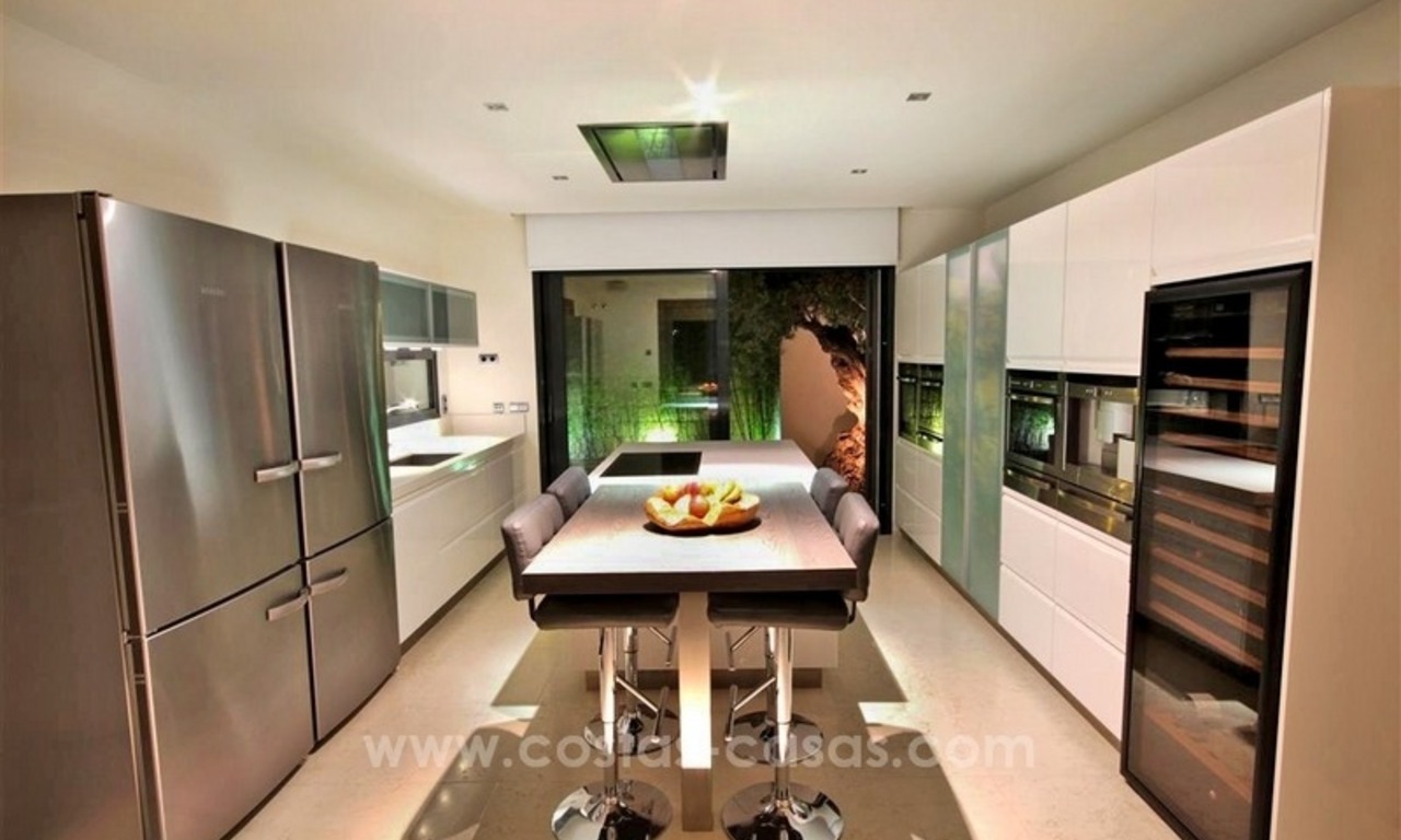 A la venta: Villa de diseño de calidad de primera clase en Benahavis - Marbella 7