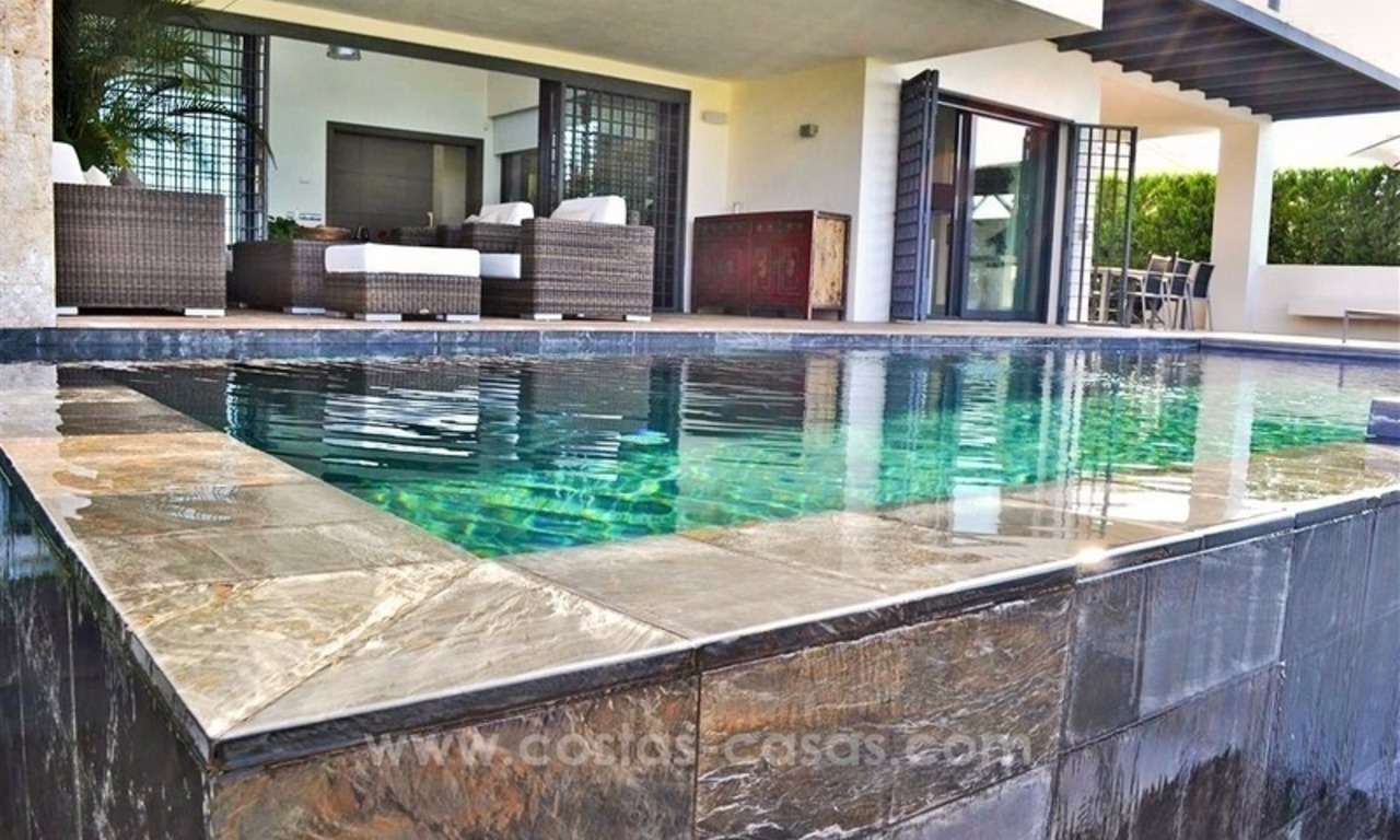 A la venta: Villa de diseño de calidad de primera clase en Benahavis - Marbella 27