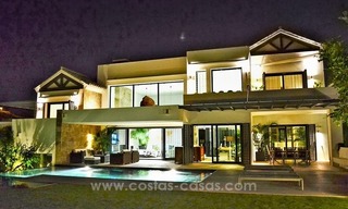 A la venta: Villa de diseño de calidad de primera clase en Benahavis - Marbella 29