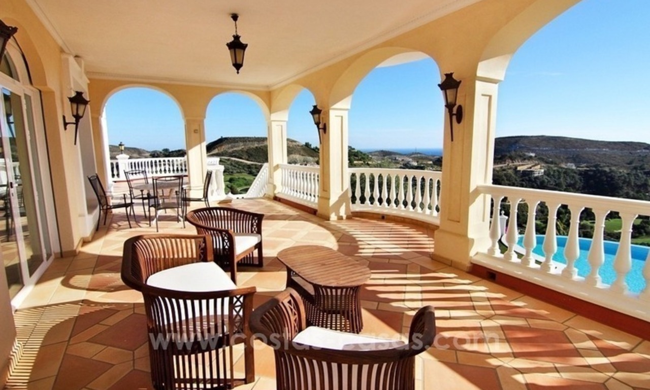 Belle villa de style classique à vendre dans le Complexe Marbella Club Golf 23
