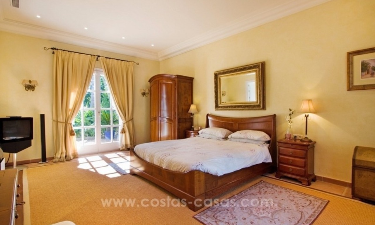 En venta: una lujosa y elegante villa clásica con las mejores vistas en El Madroñal - Benahavis 21