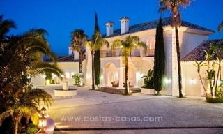 En venta: una lujosa y elegante villa clásica con las mejores vistas en El Madroñal - Benahavis 9