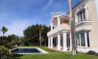 Villa de lujo totalmente renovada en venta en Estepona 11