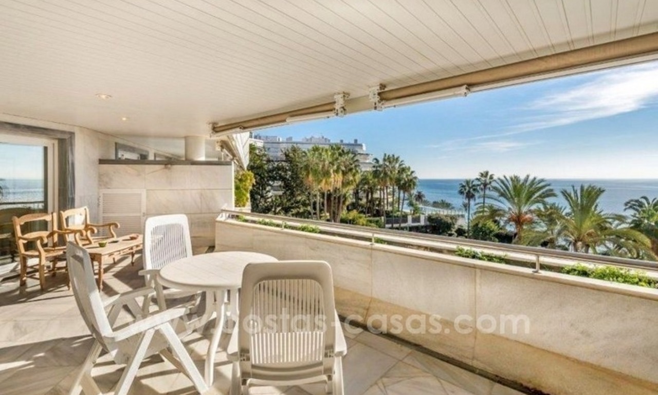 Gran apartamento de lujo en venta en Gran Marbella, frente a la playa del centro de Marbella 1