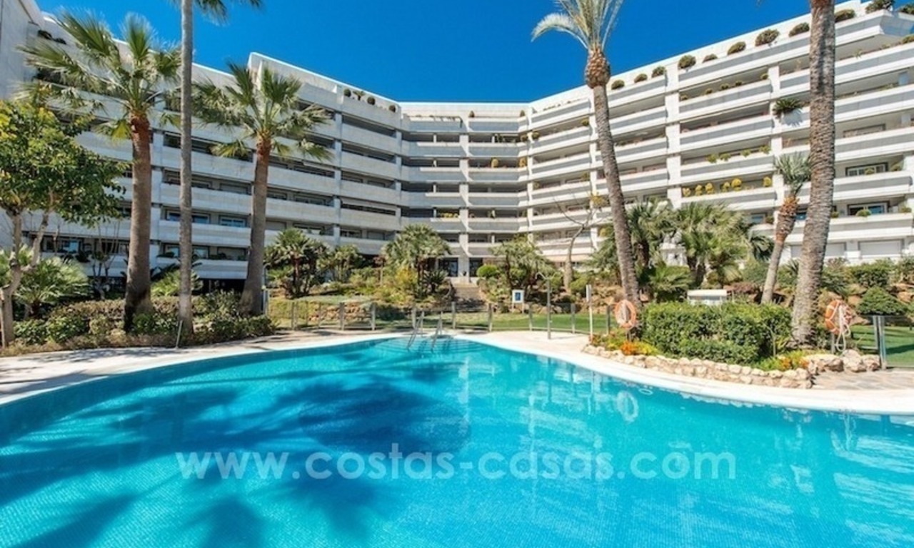 Gran apartamento de lujo en venta en Gran Marbella, frente a la playa del centro de Marbella 16