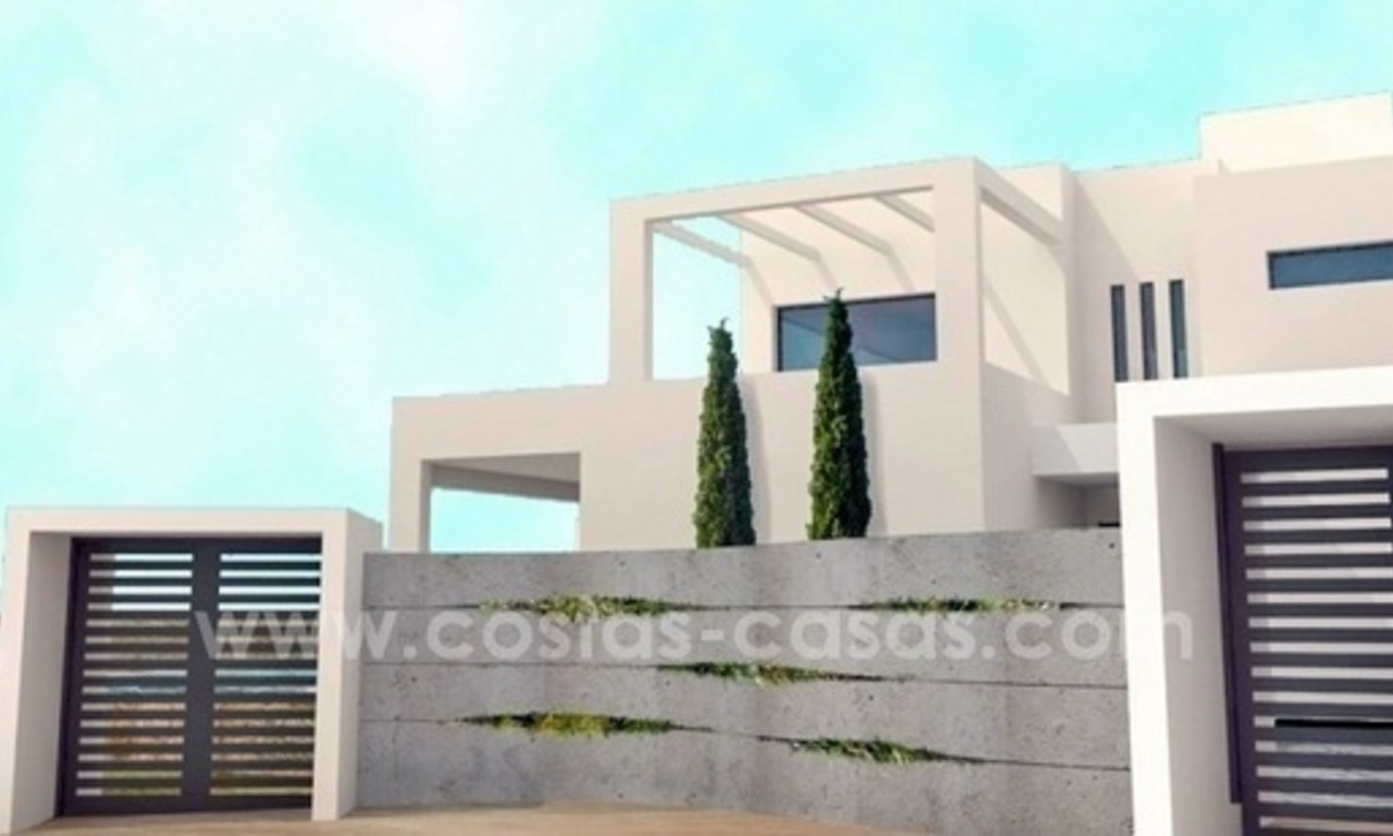 Villas de nueva construcción de estilo moderno a la venta, en la playa de San Pedro, Marbella 1