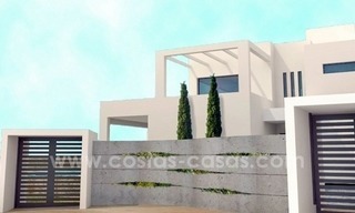 Villas de nueva construcción de estilo moderno a la venta, en la playa de San Pedro, Marbella 1
