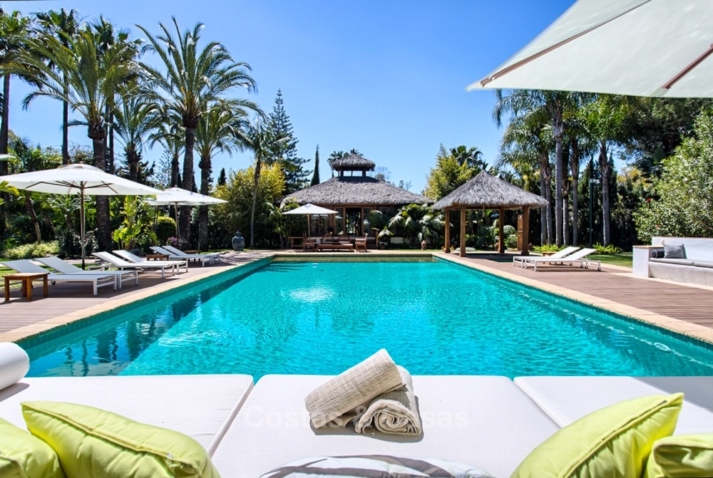 Espectacular cortijo villa junto a la playa en venta en Marbella 11149