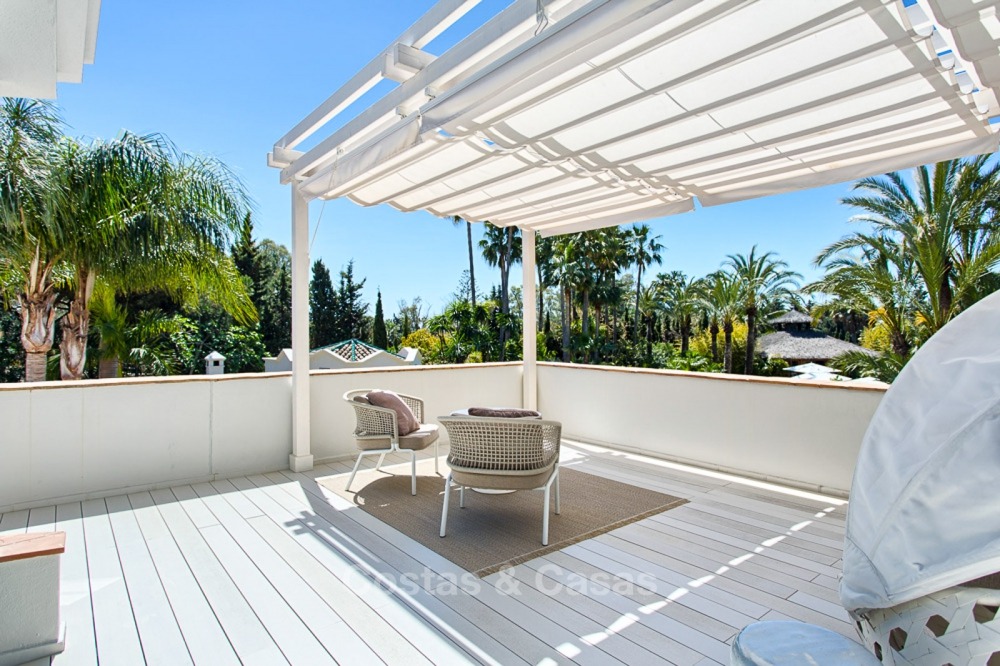 Espectacular cortijo villa junto a la playa en venta en Marbella 11157
