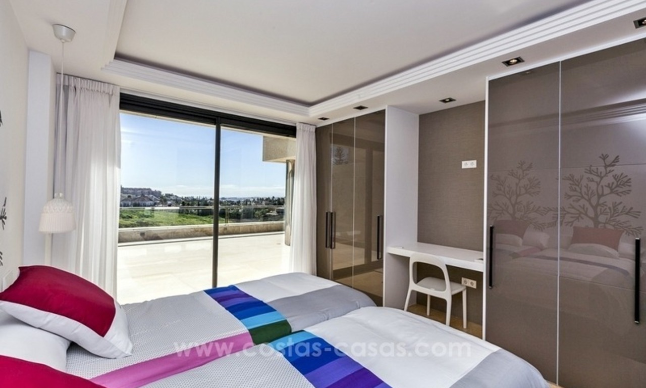 Apartamento moderno de lujo en venta en Nueva Andalucia - Marbella 9