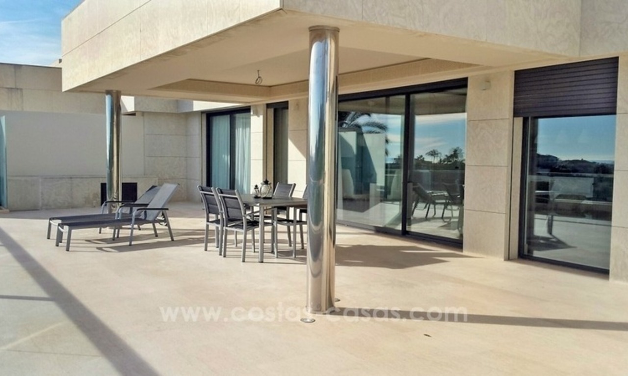 Apartamento moderno de lujo en venta en Nueva Andalucia - Marbella 2