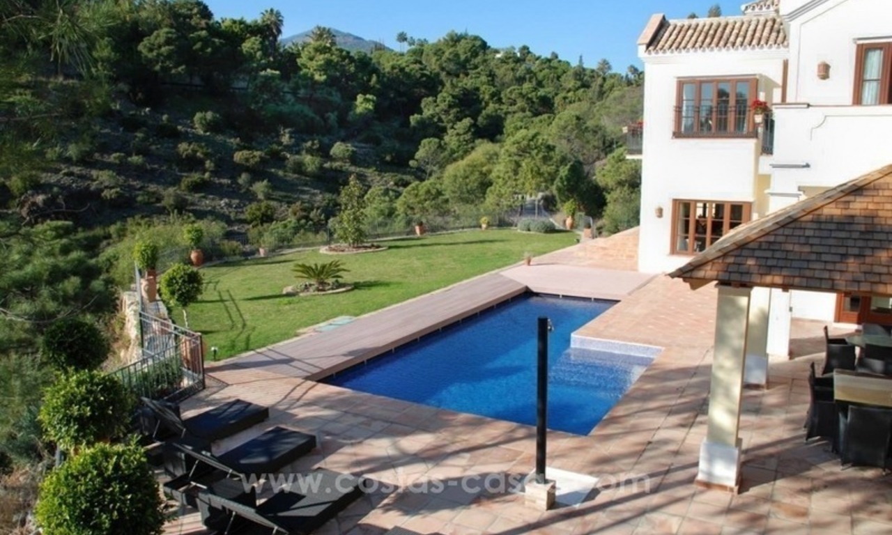 Villa moderna a la venta en El Madroñal, Benahavis - Marbella 4