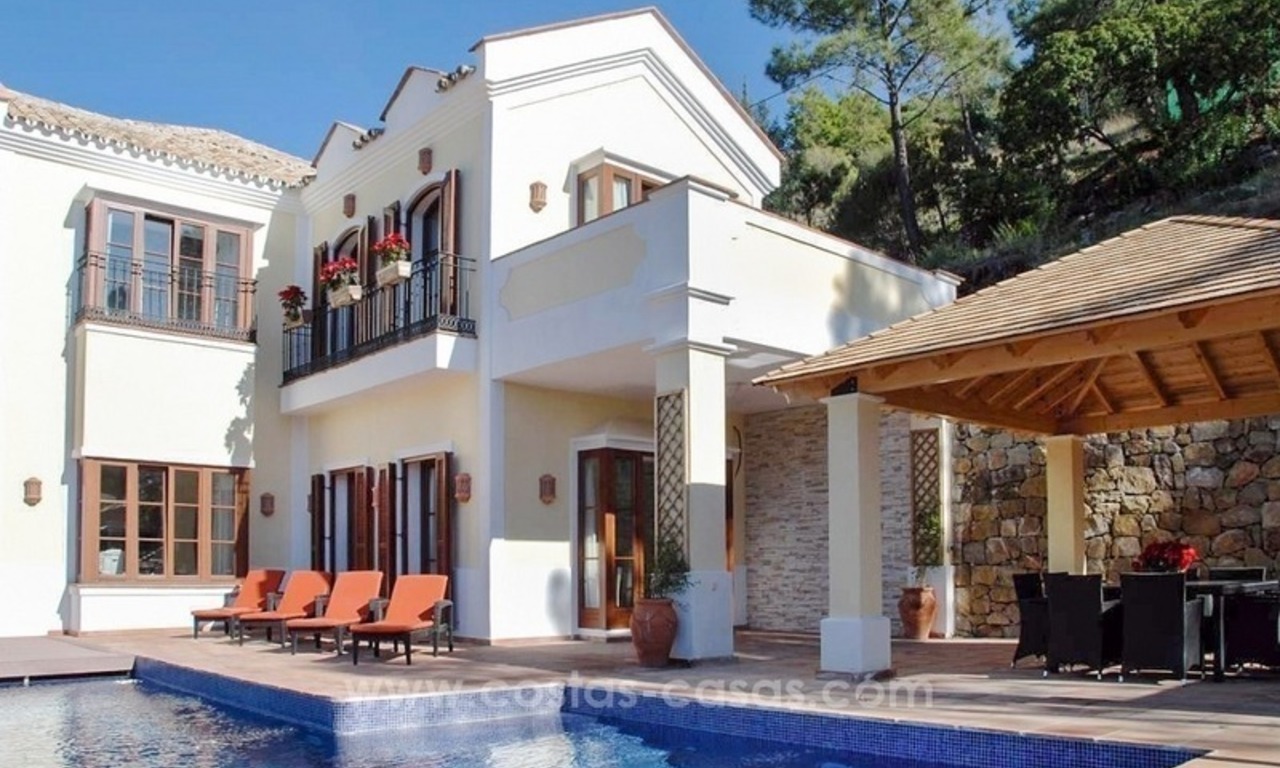 Villa moderna a la venta en El Madroñal, Benahavis - Marbella 3