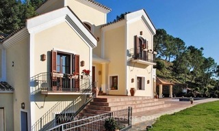 Villa moderna a la venta en El Madroñal, Benahavis - Marbella 1