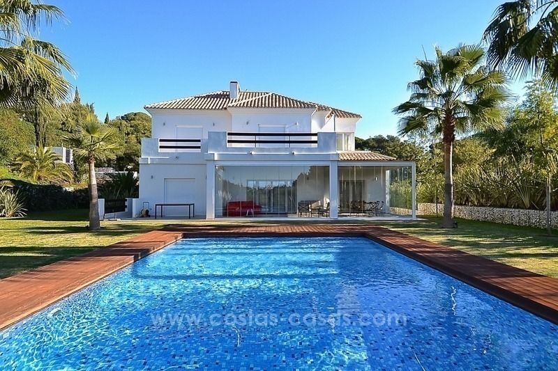 Villa moderna recién construida en venta en Elviria, Marbella Este