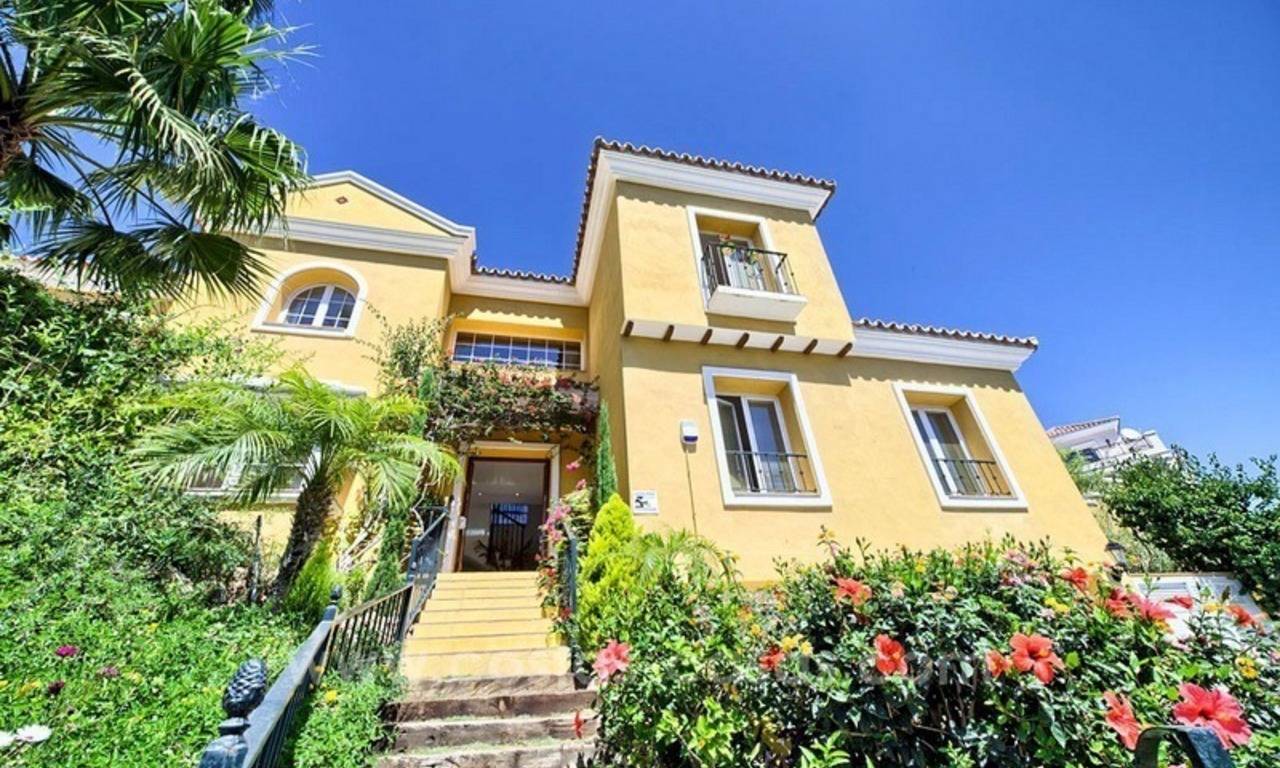 Villa en venta en Marbella Este con hermosas vistas panorámicas al mar 6