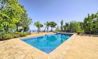 Finca - Villa en venta en Estepona con vistas panorámicas al mar 1