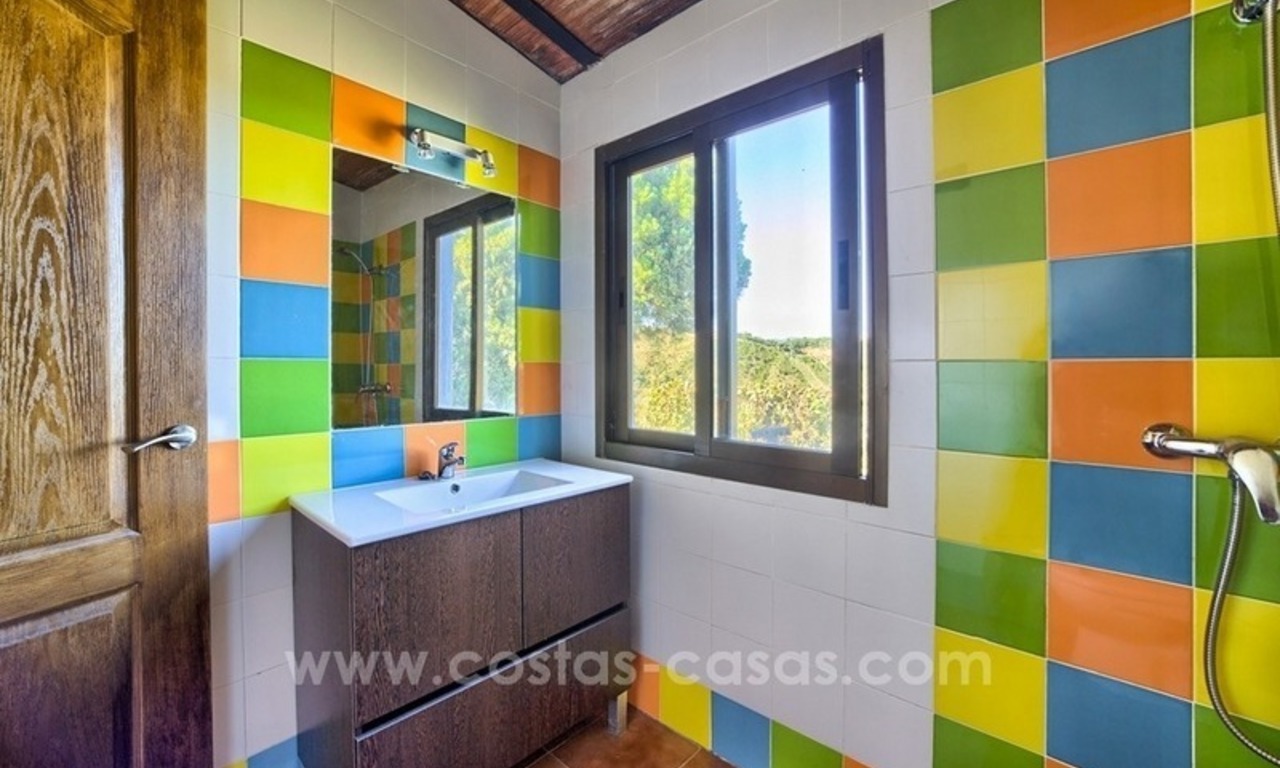 Finca - Villa en venta en Estepona con vistas panorámicas al mar 11