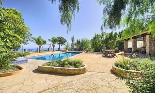 Finca - Villa en venta en Estepona con vistas panorámicas al mar 5