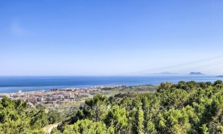 Finca - Villa en venta en Estepona con vistas panorámicas al mar 3