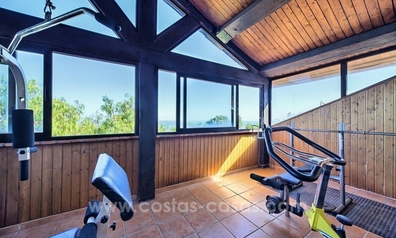 Finca - Villa en venta en Estepona con vistas panorámicas al mar 19