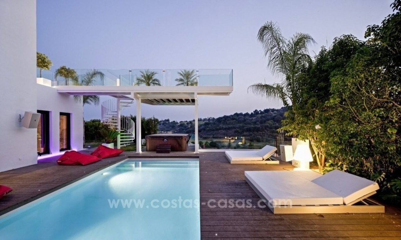 Villa exclusiva de estilo moderno en venta en la zona de Marbella - Benahavis 2