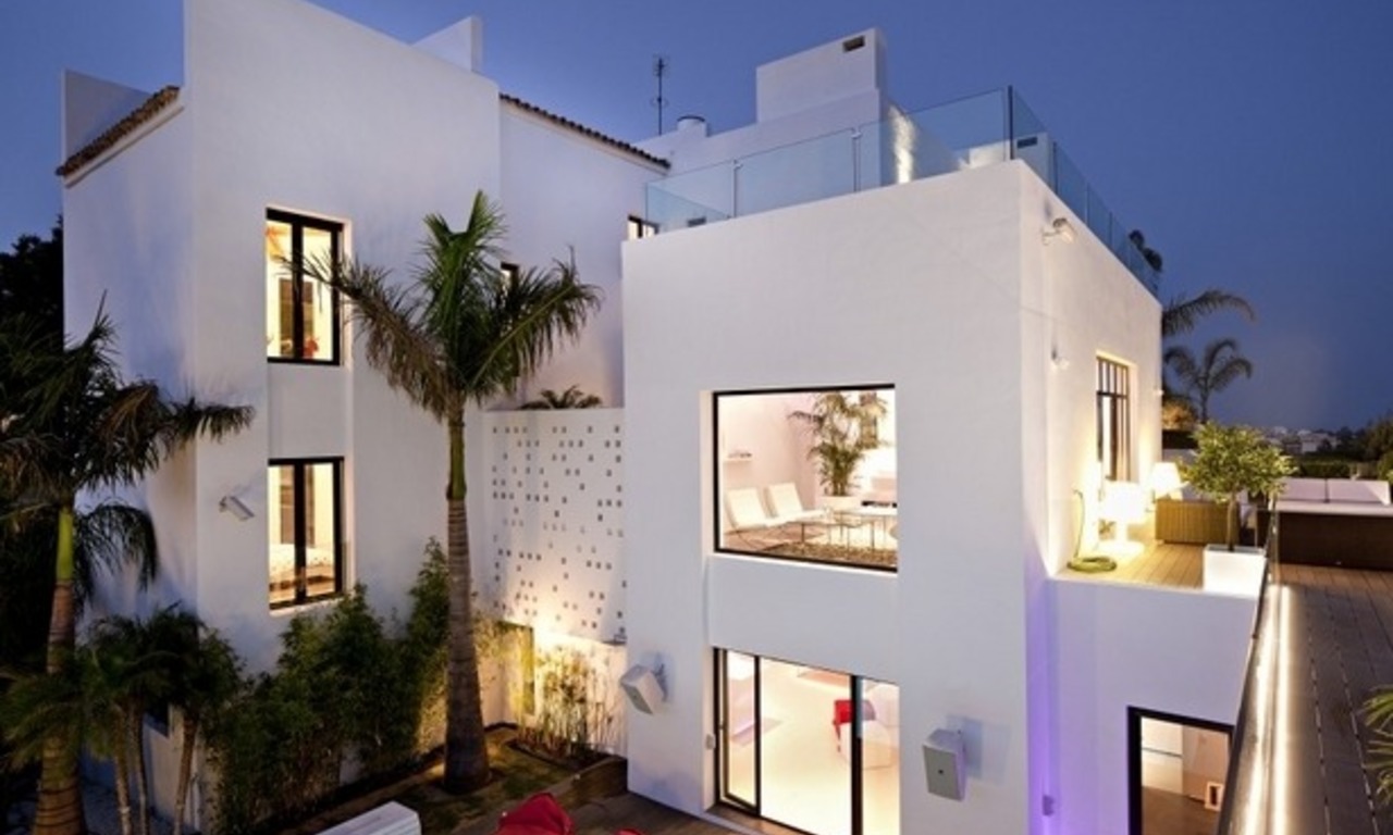 Villa exclusiva de estilo moderno en venta en la zona de Marbella - Benahavis 1