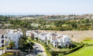 Ático apartamento contemporáneo de lujo en una zona de golf, en venta en Marbella - Benahavís 4