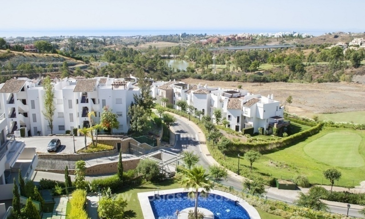 Ático apartamento contemporáneo de lujo en una zona de golf, en venta en Marbella - Benahavís 3